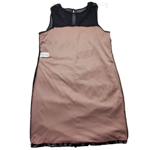 Laura Canada Shift Dress With Cutout Faux Leather Lace Pattern - Picture 6 of 9